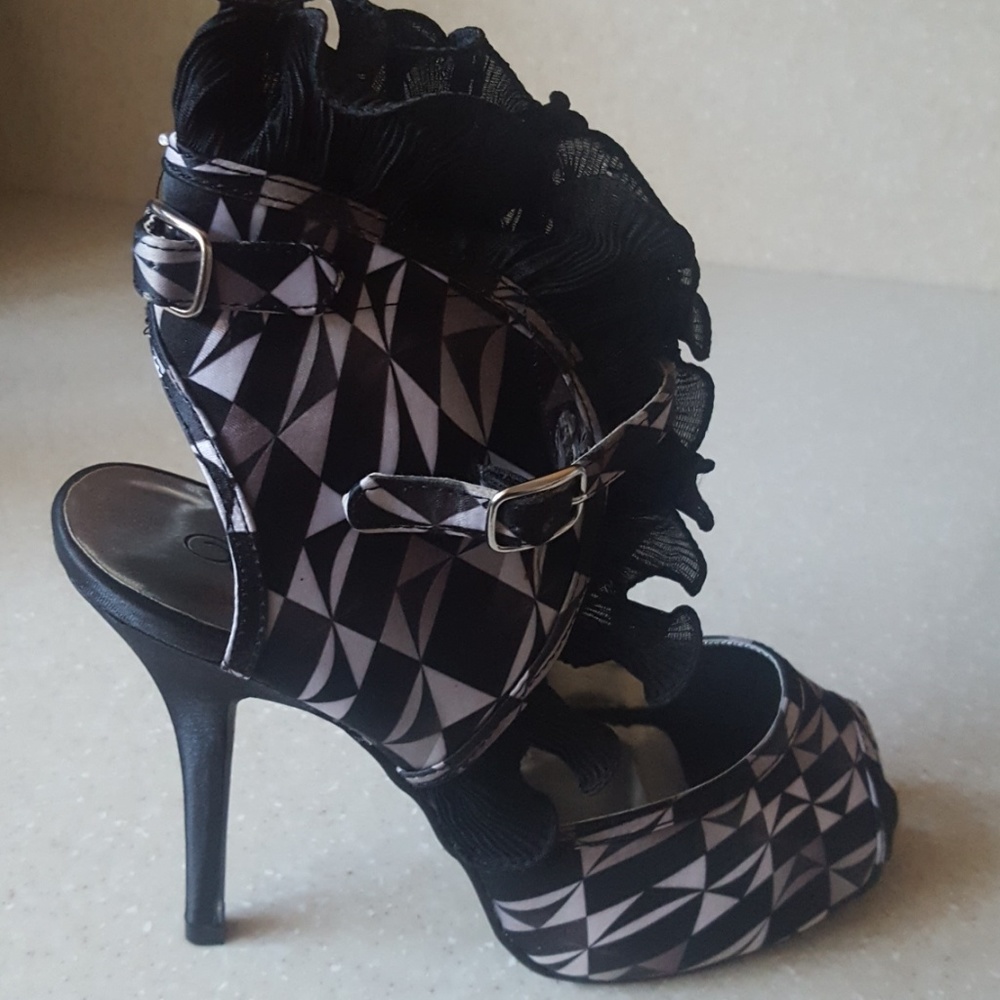Shoes - Picture 2 of 3